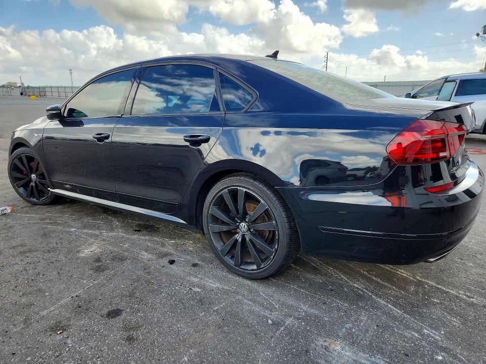 65967926 :رقم المزاد ، 1VWJM7A34JC050830 vin ، 2018 Volkswagen Passat مزاد بيع