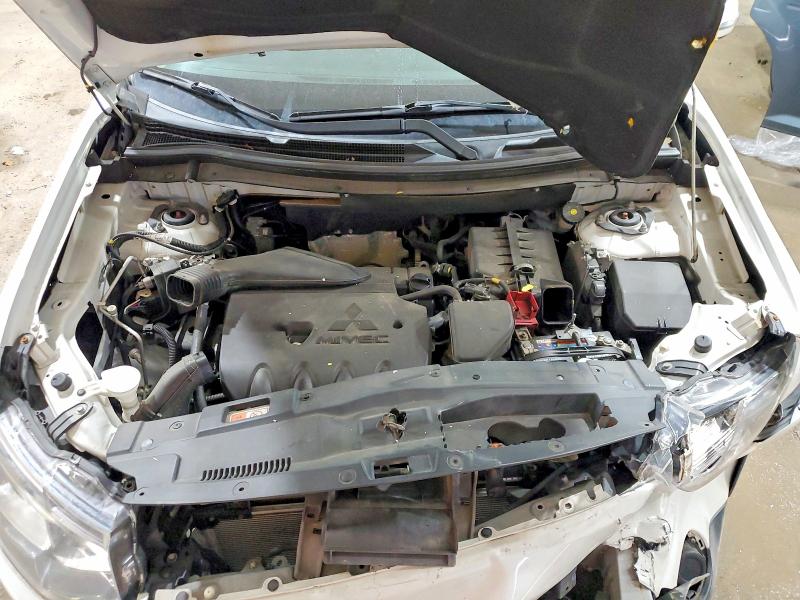 67168526 :رقم المزاد ، JA4AZ3A3XFZ011154 vin ، 2015 Mitsubishi Outlander مزاد بيع
