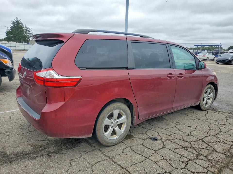 Продажа на аукционе авто 2015 Toyota Sienna, vin: 5TDKK3DCXFS574880, номер лота: 69489226