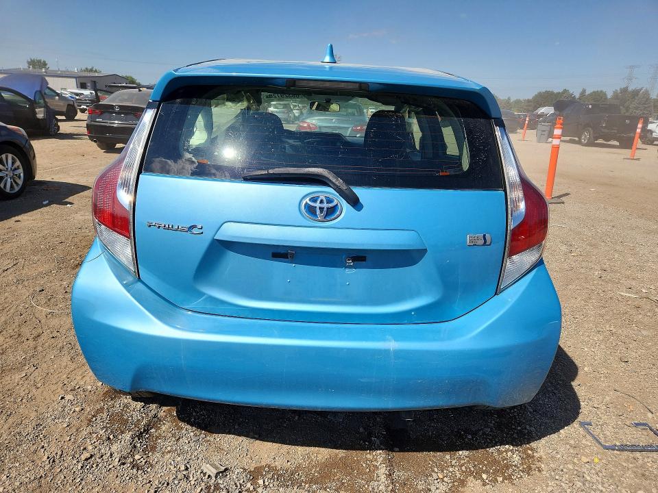 68329726 :رقم المزاد ، JTDKDTB36F1098038 vin ، 2015 Toyota Prius C مزاد بيع