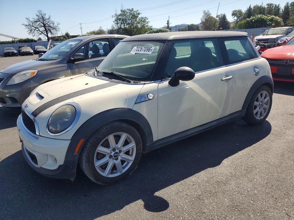 Продаж на аукціоні авто 2011 Mini Cooper, vin: WMWSV3C56BTY21671, номер лоту: 70267096