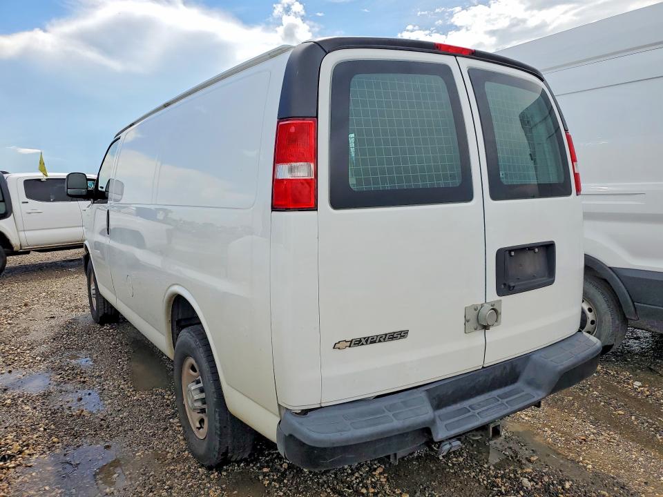67285606 :رقم المزاد ، 1GCWGAFP3M1197276 vin ، 2021 Chevrolet Express G2500 مزاد بيع