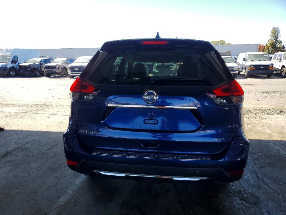 Продаж на аукціоні авто 2017 Nissan Rogue, vin: 5N1AT2MV4HC731467, номер лоту: 71238166