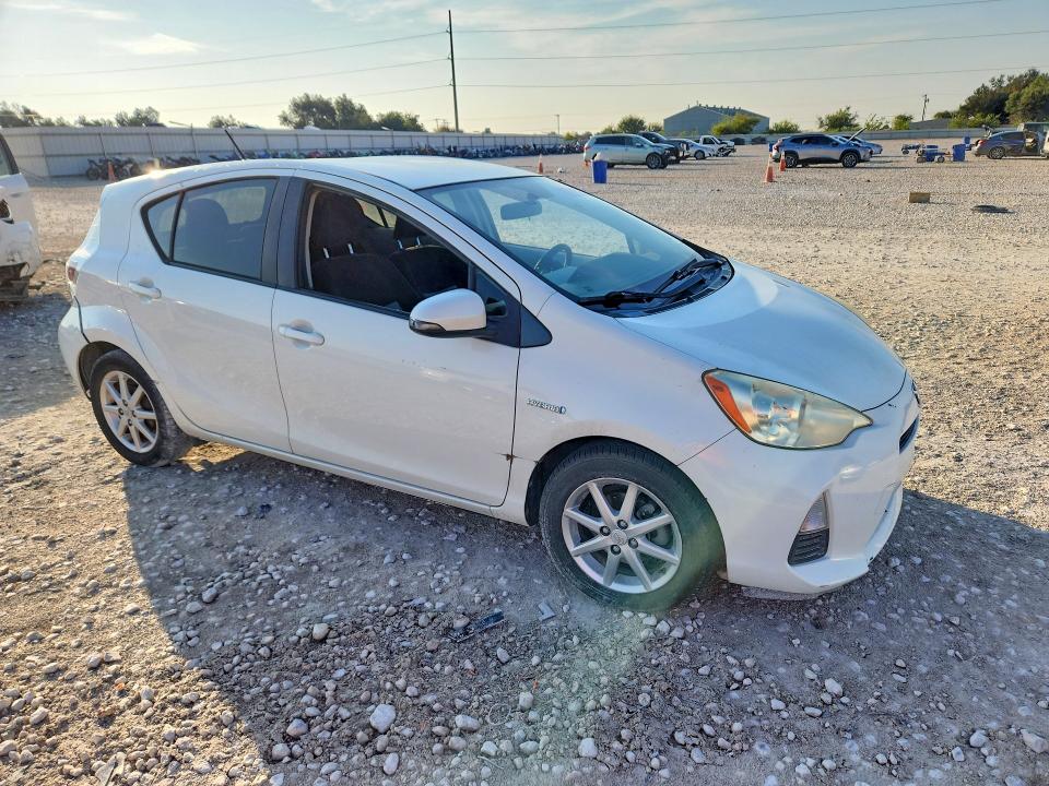 70126276 :رقم المزاد ، JTDKDTB32C1514596 vin ، 2012 Toyota Prius C مزاد بيع