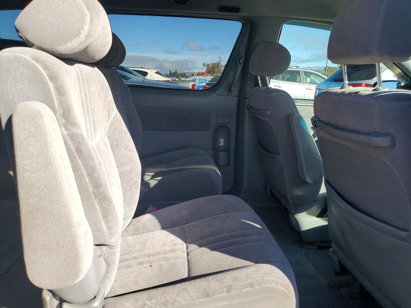 70604856 :رقم المزاد ، 4T3ZF13C81U334145 vin ، 2001 Toyota Sienna مزاد بيع