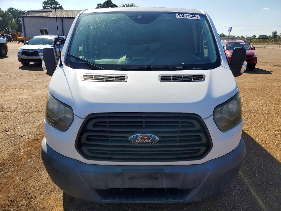 69611396 :رقم المزاد ، 1FTYR1YM4HKB33236 vin ، 2017 Ford Transit مزاد بيع