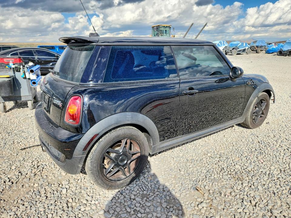 69153316 :رقم المزاد ، WMWMF7C50ATZ69049 vin ، 2010 Mini Cooper مزاد بيع