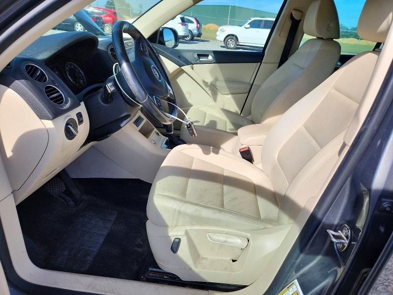 70566126 :رقم المزاد ، WVGAV3AX5EW625416 vin ، 2014 Volkswagen Tiguan مزاد بيع