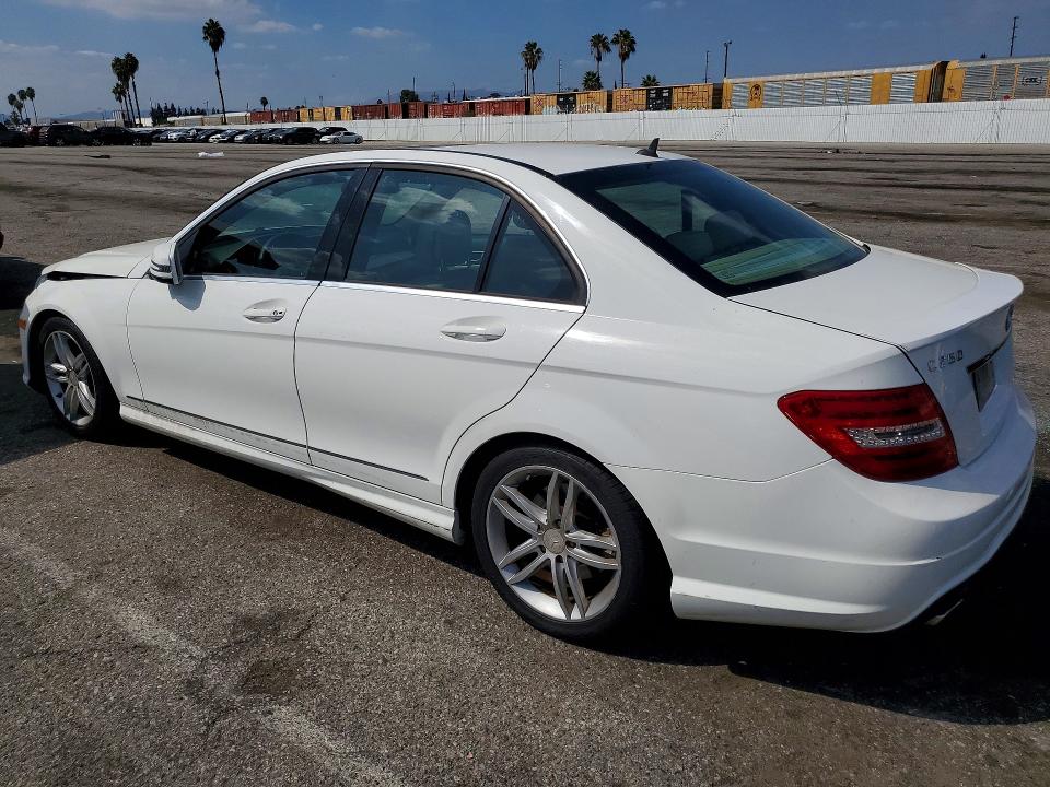 2013 Mercedes-benz C მანქანა იყიდება აუქციონზე, vin: WDDGF4HBXDA763434, აუქციონის ნომერი: 70099066