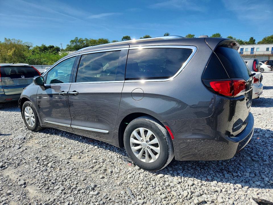 67070826 :رقم المزاد ، 2C4RC1EG9JR288182 vin ، 2018 Chrysler Pacifica مزاد بيع