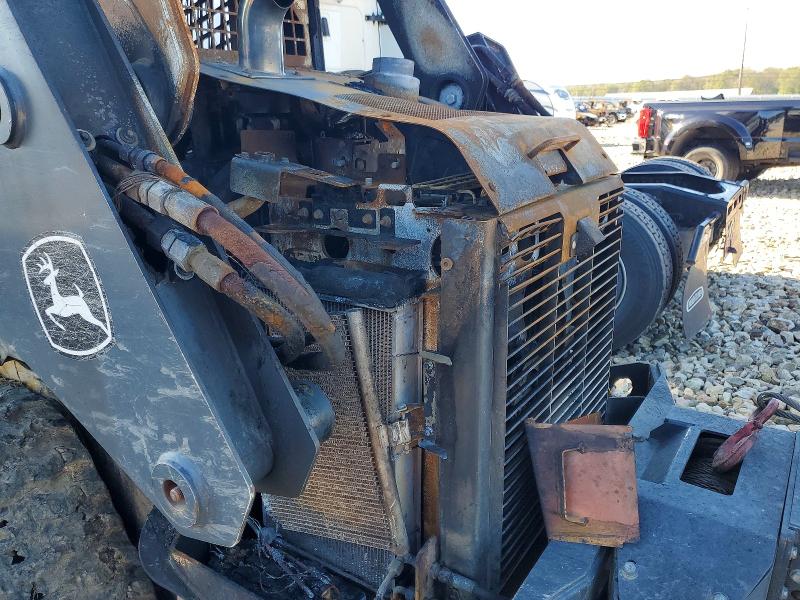68735746 :رقم المزاد ، 1T0333GMCKF349871 vin ، 2019 John Deere 333g مزاد بيع