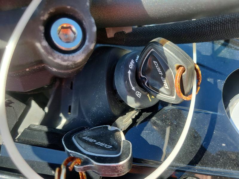 67617606 :رقم المزاد ، 2BXRDDE28MV000487         vin ، 2021 Can-am Spyder Roadster مزاد بيع