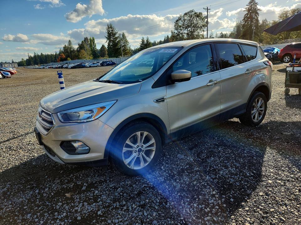 70075756 :رقم المزاد ، 1FMCU9GD0HUC81019 vin ، 2017 Ford Escape مزاد بيع