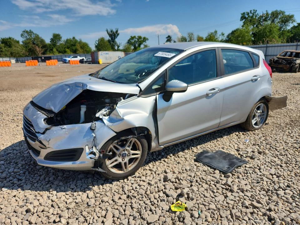 67989466 :رقم المزاد ، 3FADP4EJ8JM122857 vin ، 2018 Ford Fiesta مزاد بيع