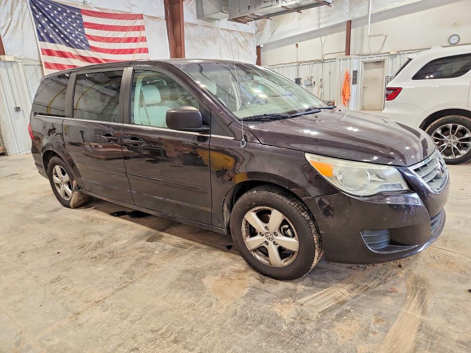 2010 Volkswagen Routan მანქანა იყიდება აუქციონზე, vin: 2V4RW3D18AR295937, აუქციონის ნომერი: 67910776