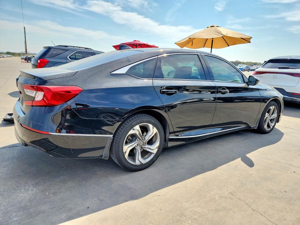 70285786 :رقم المزاد ، 1HGCV1F53LA056022 vin ، 2020 Honda Accord مزاد بيع