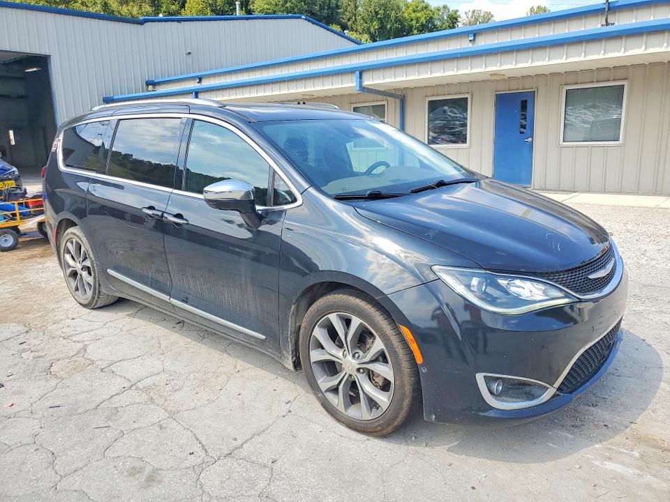 Продаж на аукціоні авто 2018 Chrysler Pacifica, vin: 2C4RC1GG3JR155236, номер лоту: 67692066