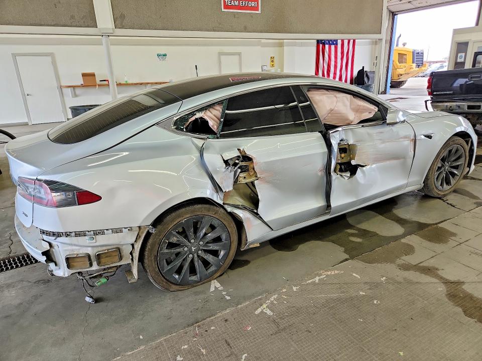 Продаж на аукціоні авто 2018 Tesla Model S, vin: 5YJSA1E23JF247408, номер лоту: 68675426