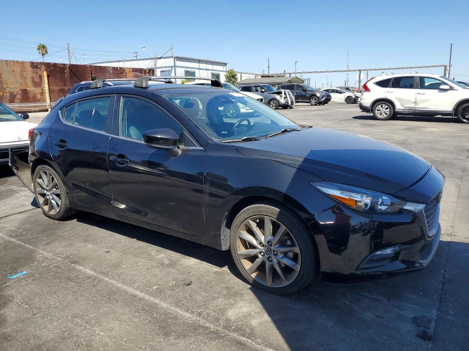 67545326 :رقم المزاد ، 3MZBN1L3XJM267065 vin ، 2018 Mazda 3 مزاد بيع