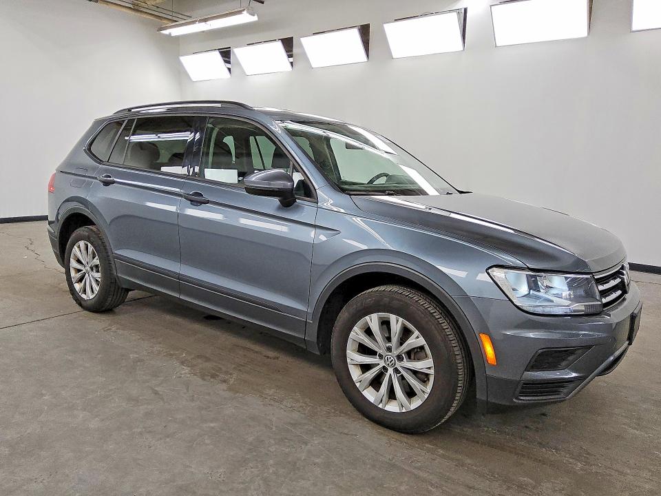 68640586 :رقم المزاد ، 3VV0B7AX1LM148837 vin ، 2020 Volkswagen Tiguan مزاد بيع