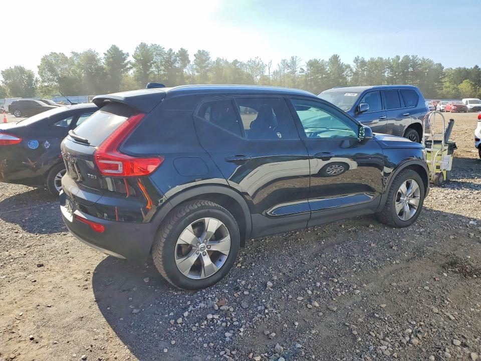 67756076 :رقم المزاد ، YV4162UK3M2424922 vin ، 2021 Volvo Xc40 مزاد بيع