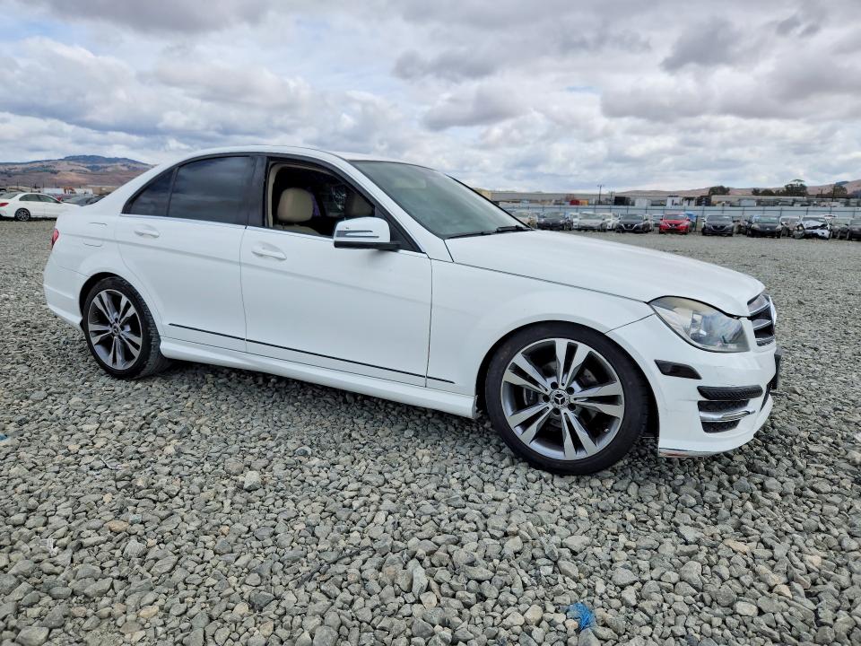 Продажа на аукционе авто 2014 Mercedes-benz C, vin: WDDGF4HB6EA941230, номер лота: 67180206