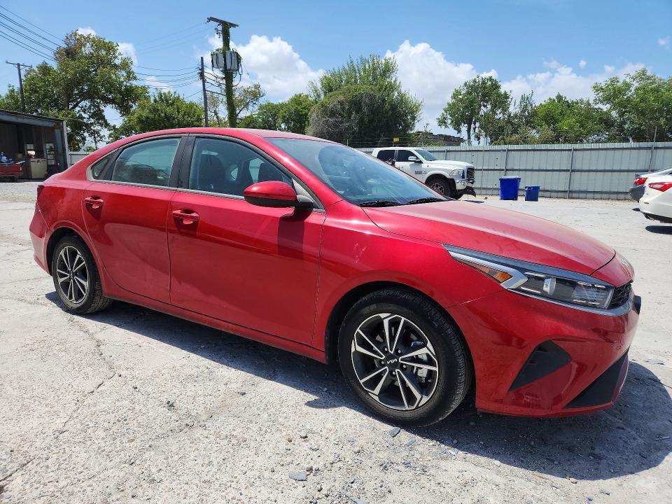 67173826 :رقم المزاد ، 3KPF24AD8RE831750 vin ، 2024 Kia Forte مزاد بيع