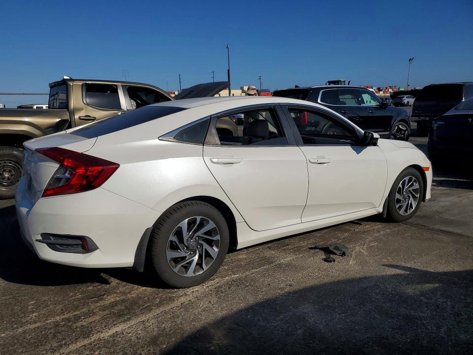 2016 Honda Civic მანქანა იყიდება აუქციონზე, vin: 19XFC2F72GE217388, აუქციონის ნომერი: 70068076