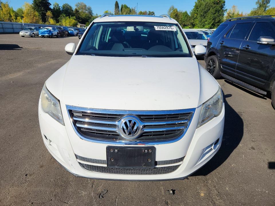 70562876 :رقم المزاد ، WVGBV7AX1BW518788 vin ، 2011 Volkswagen Tiguan مزاد بيع