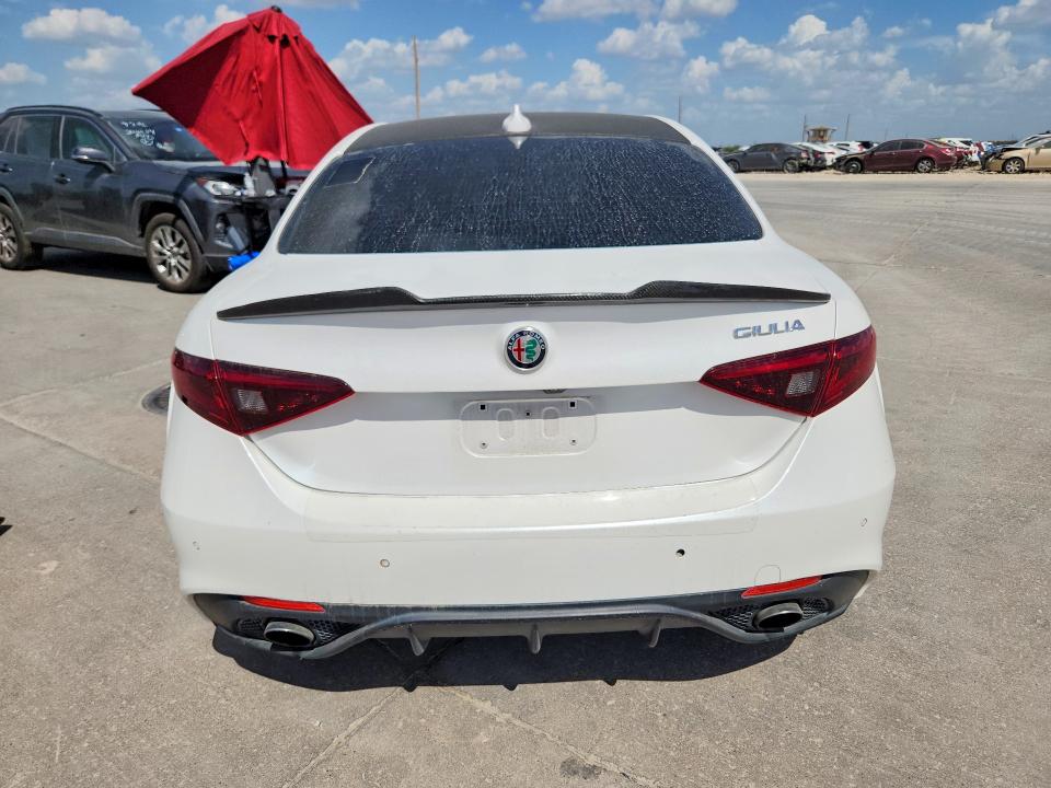 2017 Alfa Romeo Giulia მანქანა იყიდება აუქციონზე, vin: ZARFAECN0H7543661, აუქციონის ნომერი: 69253586