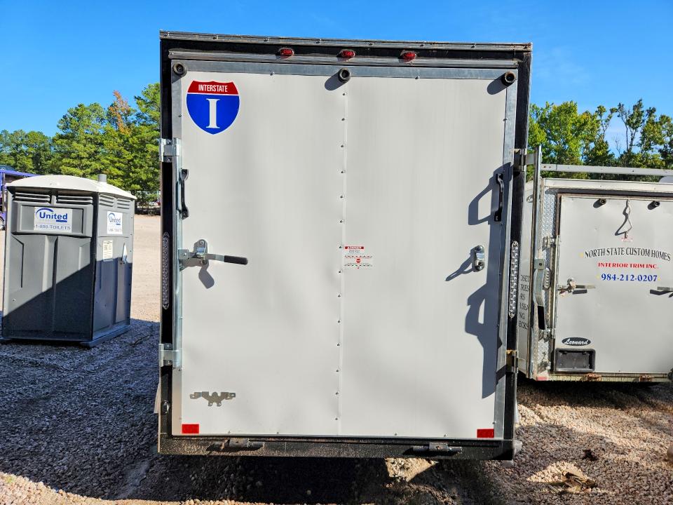 68042896 :رقم المزاد ، 4RAVS1223SG019962 vin ، 2025 Interstate Enclosed Cargo مزاد بيع