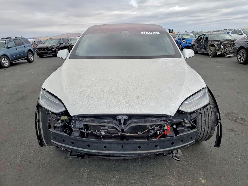 Продажа на аукционе авто 2018 Tesla Model X, vin: 5YJXCAE20JF104660, номер лота: 67744316