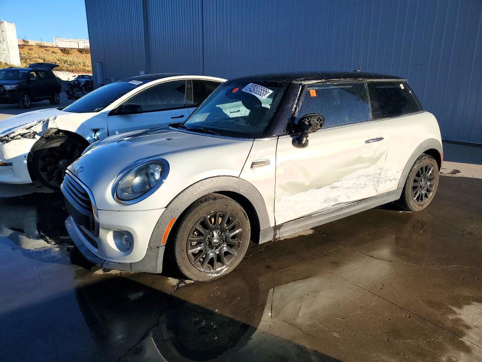 2017 Mini Cooper მანქანა იყიდება აუქციონზე, vin: WMWXP5C34H2F61086, აუქციონის ნომერი: 69498666