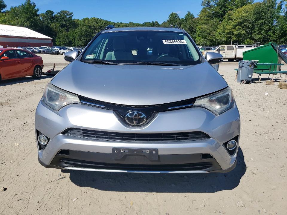 Продаж на аукціоні авто 2017 Toyota Rav4, vin: 2T3RFREV0HW616545, номер лоту: 69364836