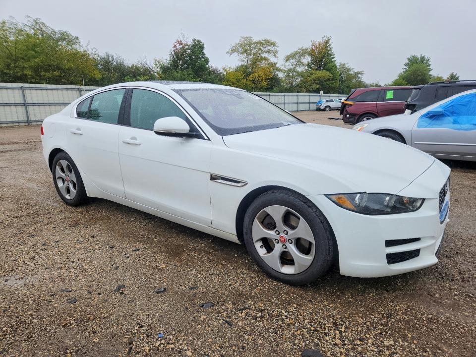 68717176 :رقم المزاد ، SAJAR4FX3JCP34333 vin ، 2018 Jaguar Xe مزاد بيع