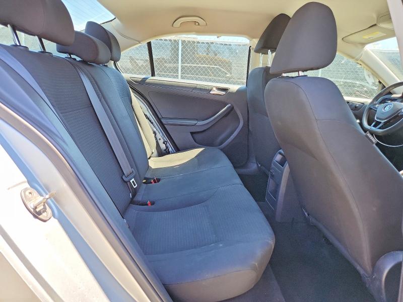 68428016 :رقم المزاد ، 3VW267AJ6GM242920 vin ، 2016 Volkswagen Jetta مزاد بيع