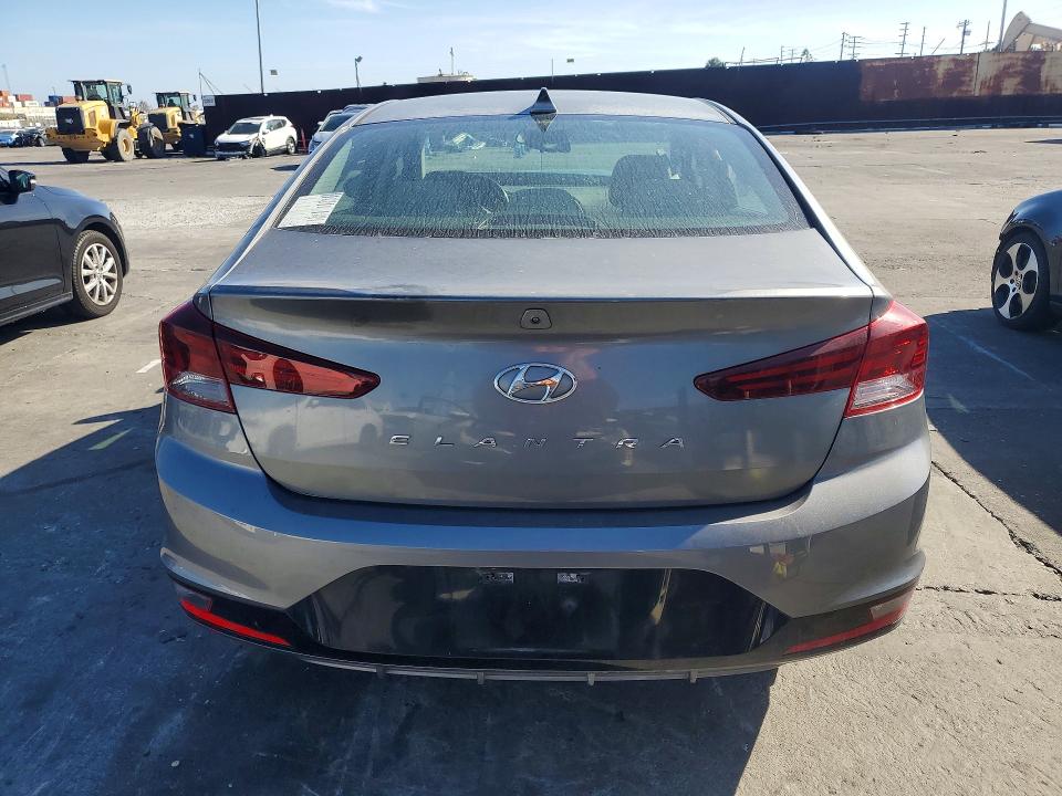 70672096 :رقم المزاد ، 5NPD84LF1LH505411 vin ، 2020 Hyundai Elantra مزاد بيع