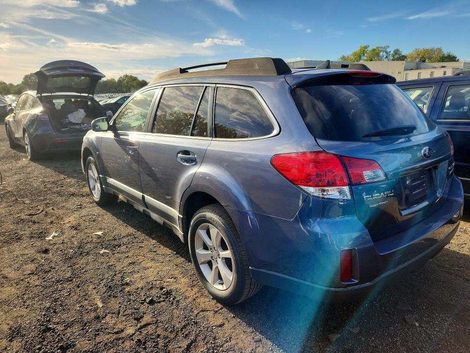 2014 Subaru Outback მანქანა იყიდება აუქციონზე, vin: 4S4BRBCC2E3233198, აუქციონის ნომერი: 70259406
