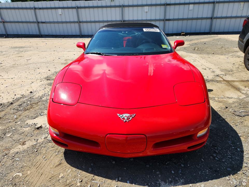 68203396 :رقم المزاد ، 1G1YY32G035135048 vin ، 2003 Chevrolet Corvette مزاد بيع