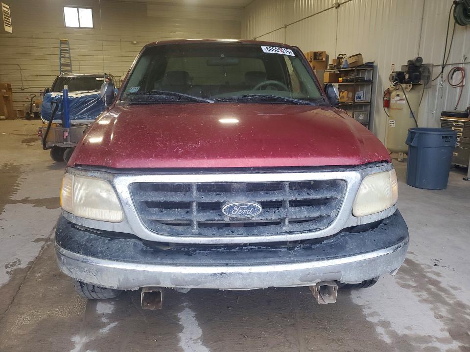 68605016 :رقم المزاد ، 1FTRX17L51NB81528 vin ، 2001 Ford F150 مزاد بيع