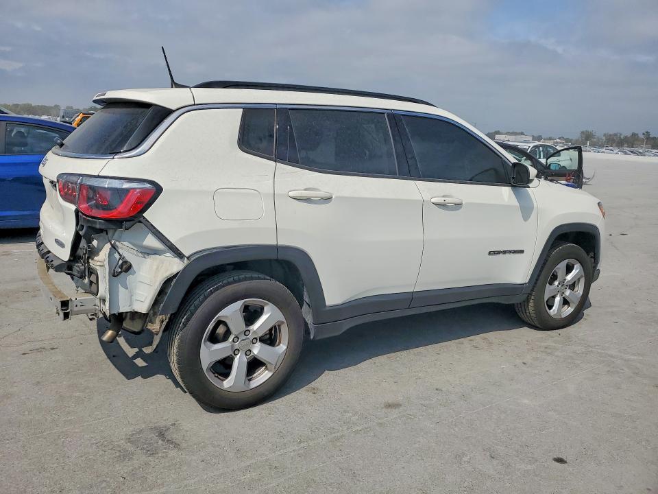 69675856 :رقم المزاد ، 3C4NJDBB3KT812844 vin ، 2019 Jeep Compass مزاد بيع