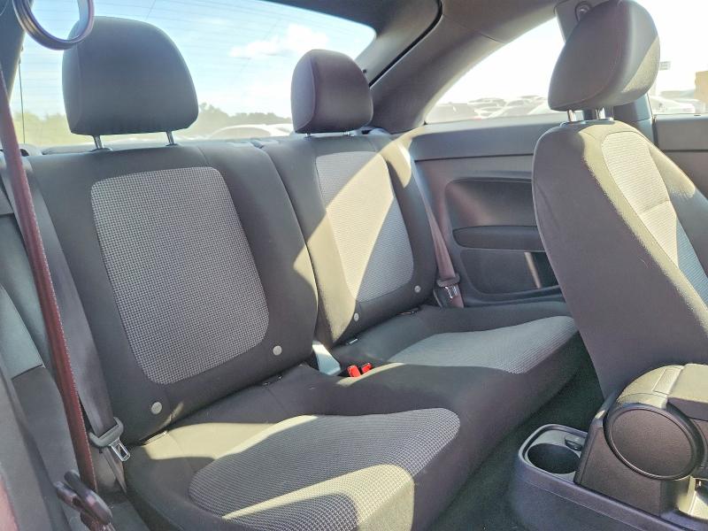 68855956 :رقم المزاد ، 3VWF17AT2HM617544 vin ، 2017 Volkswagen Beetle مزاد بيع