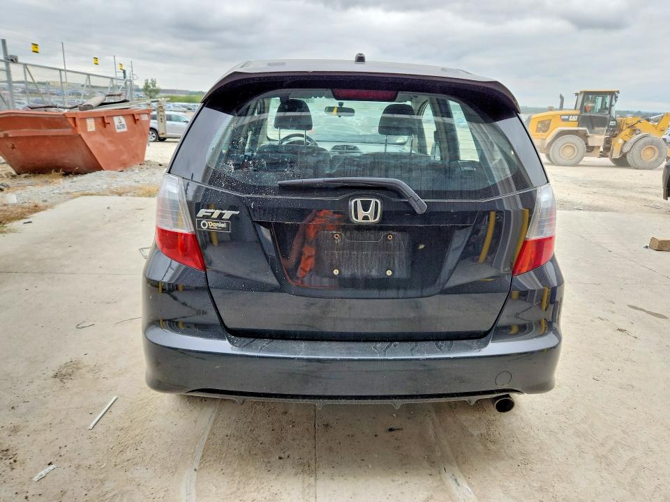 Продажа на аукционе авто 2013 Honda Fit, vin: JHMGE8H57DC006167, номер лота: 69912106
