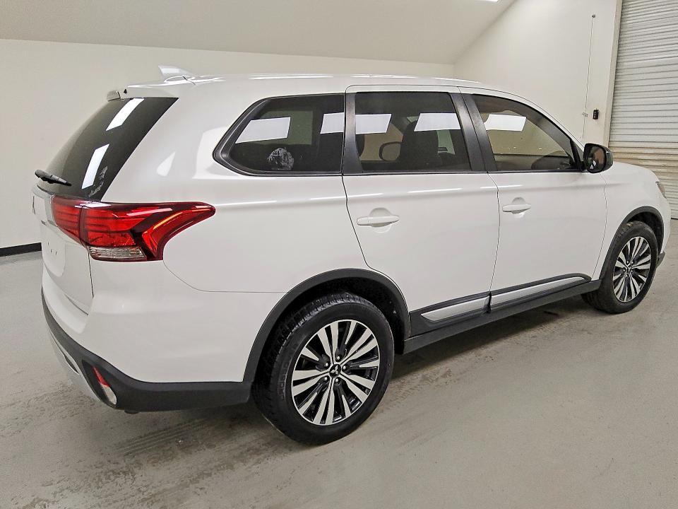 2020 Mitsubishi Outlander მანქანა იყიდება აუქციონზე, vin: JA4AD2A36LZ018865, აუქციონის ნომერი: 67113806