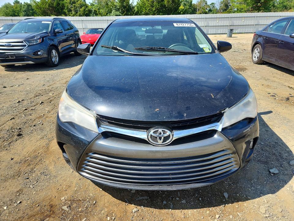67427756 :رقم المزاد ، 4T1BF1FK7HU788264 vin ، 2017 Toyota Camry مزاد بيع