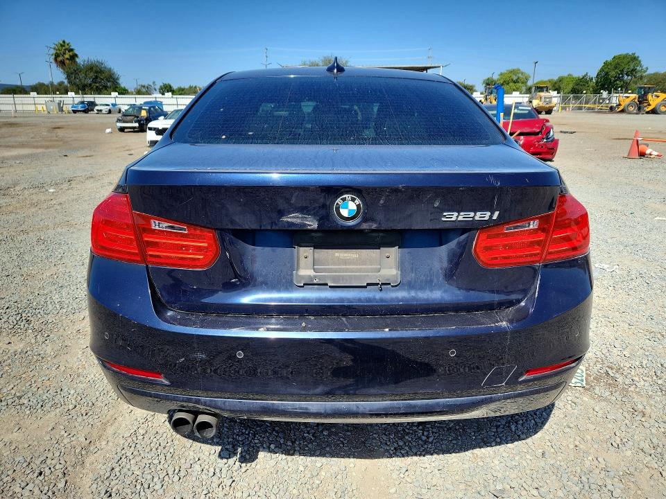 70715346 :رقم المزاد ، WBA3C1C55EK115641 vin ، 2014 Bmw 328 مزاد بيع