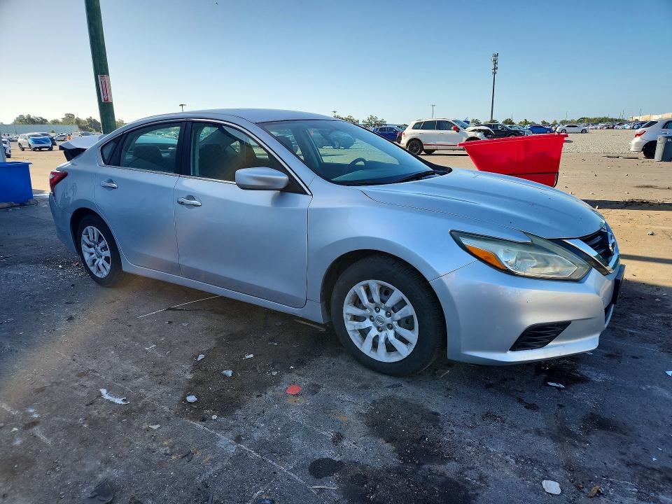 Продажа на аукционе авто 2017 Nissan Altima, vin: 1N4AL3AP7HN320445, номер лота: 69231736
