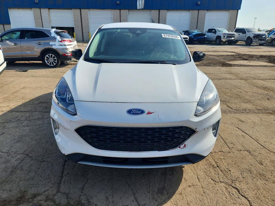 2022 Ford Escape მანქანა იყიდება აუქციონზე, vin: 1FMCU9H65NUA15359, აუქციონის ნომერი: 67423556