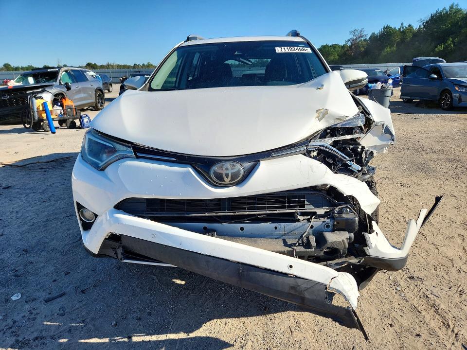 71102466 :رقم المزاد ، JTMWFREV3JJ744544 vin ، 2018 Toyota Rav4 مزاد بيع