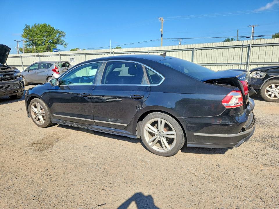68974526 :رقم المزاد ، 1VWCM7A38DC078238 vin ، 2013 Volkswagen Passat مزاد بيع